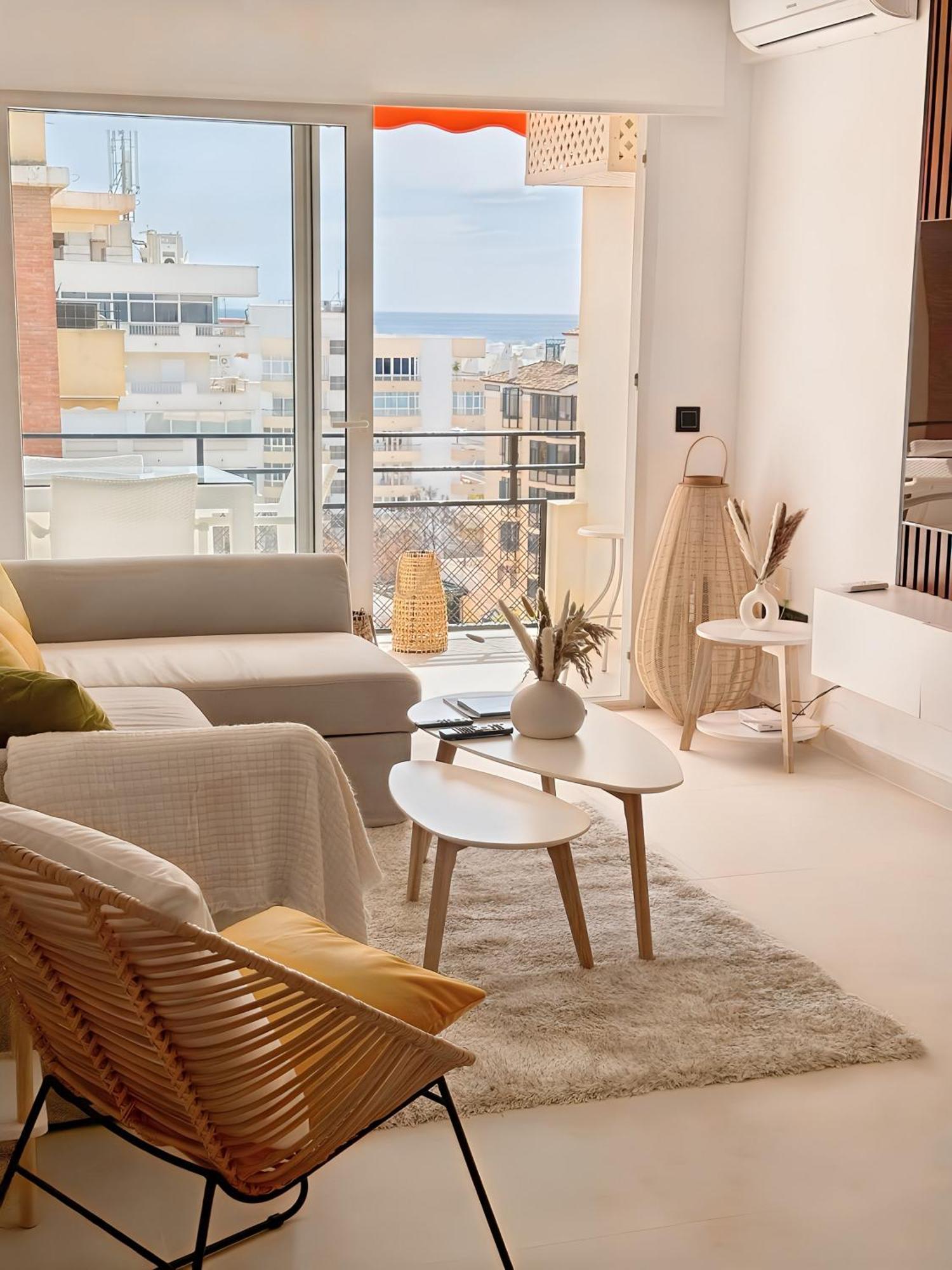 Luxury In Center Apartment *